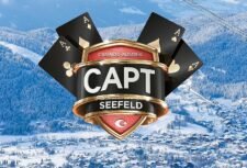 Ein winterliches Logo mit dem Schriftzug "Capt Seefeld" inmitten einer verschneiten Landschaft. Im Hintergrund sind schneebedeckte Berge zu sehen.
