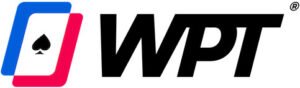 Ein stilisiertes Logo des World Poker Tour (WPT) mit schwarzer Schrift auf weißem Hintergrund.