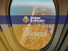 Ein Mann und eine Frau sitzen an einem Pokertisch und spielen Texas Hold'em. Beide haben Pokerchips vor sich liegen und halten Karten in der Hand. Die Atmosphäre ist entspannt und konzentriert.