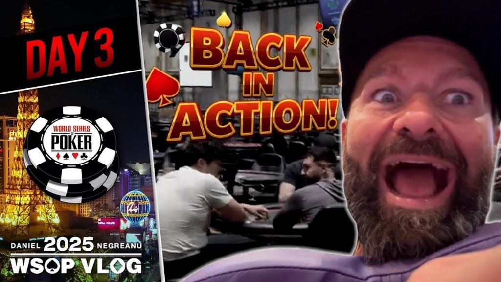 Ein Mann in einem schwarzen T-Shirt sitzt an einem Pokertisch und schaut konzentriert auf seine Karten. Im Hintergrund sind einige Pokerchips und Spielkarten zu sehen.